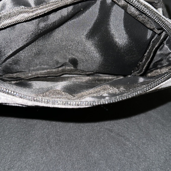 Cincinnati Reds Fanny Pack - Picture 4 of 5